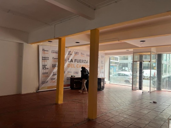 Local comercial a la calle sobre calle corrientes – CENTRO