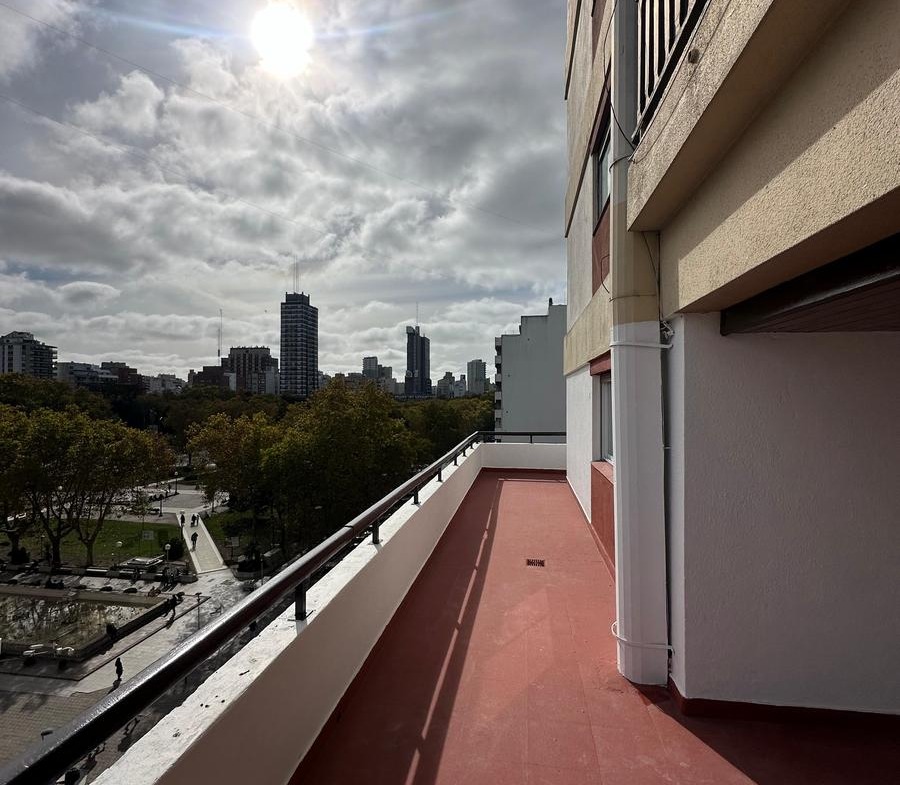 VENTA DPTO 4 AMBIENTES CON BALCON TERRAZA Y COCHERA