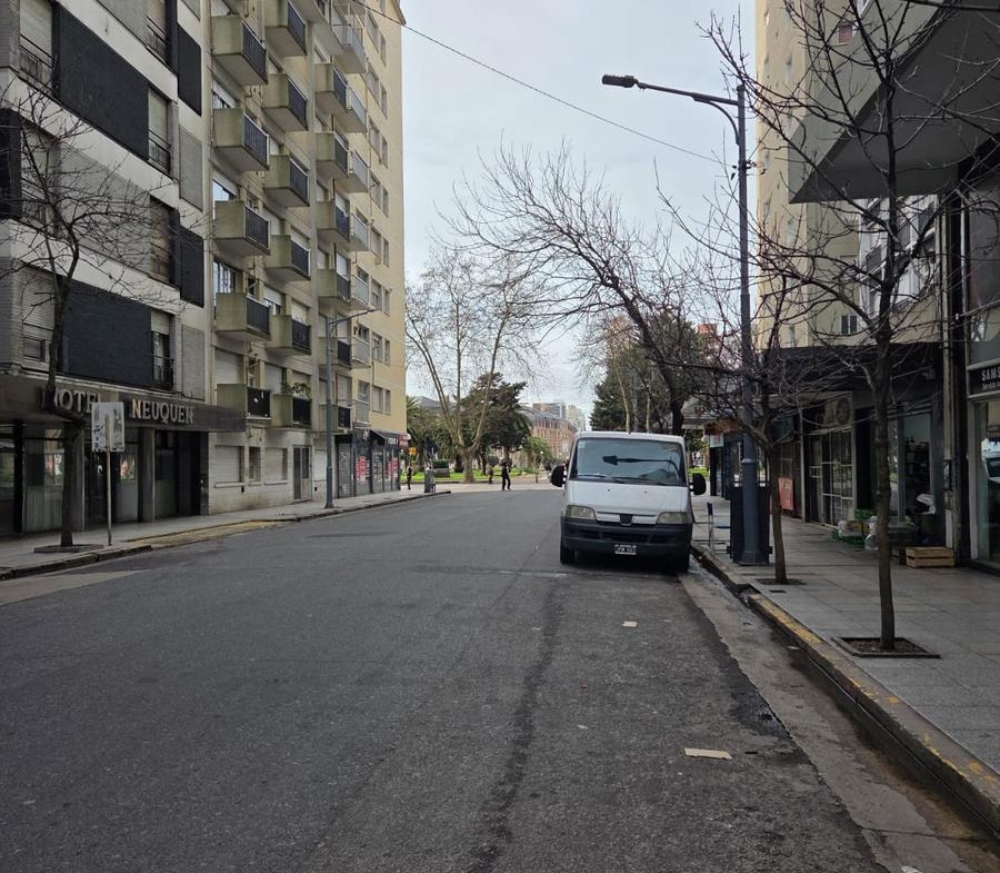Departamento 2 ambientes reciclado en Plaza Colon