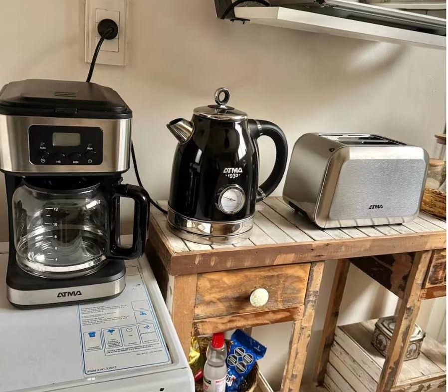 Venta Dpto 3 ambientes con dependencia al frente, reciclado y amoblado – Plaza Mitre
