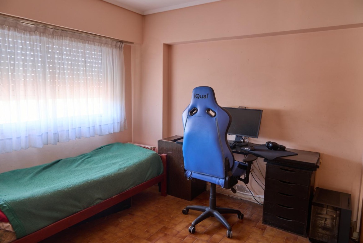 Departamento 3 ambientes con cochera cubierta y baulera en Guemes