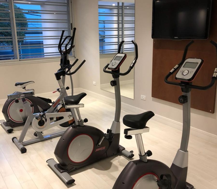 Venta Monoambiente con vista abierta y balcón a la calle