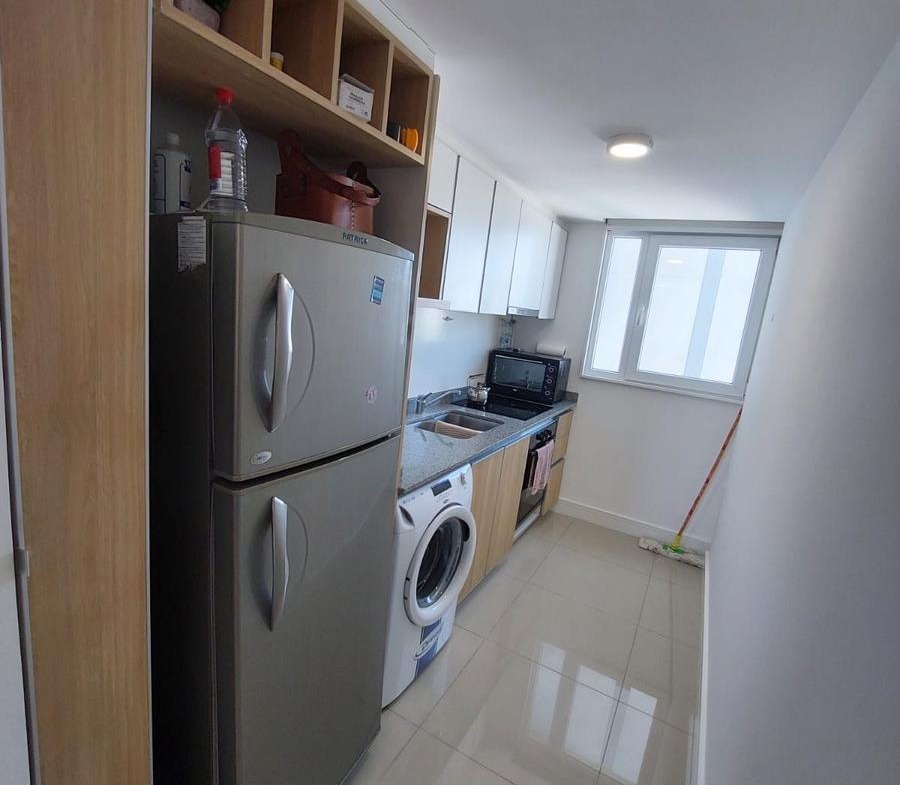 Venta Monoambiente con vista abierta y balcón a la calle