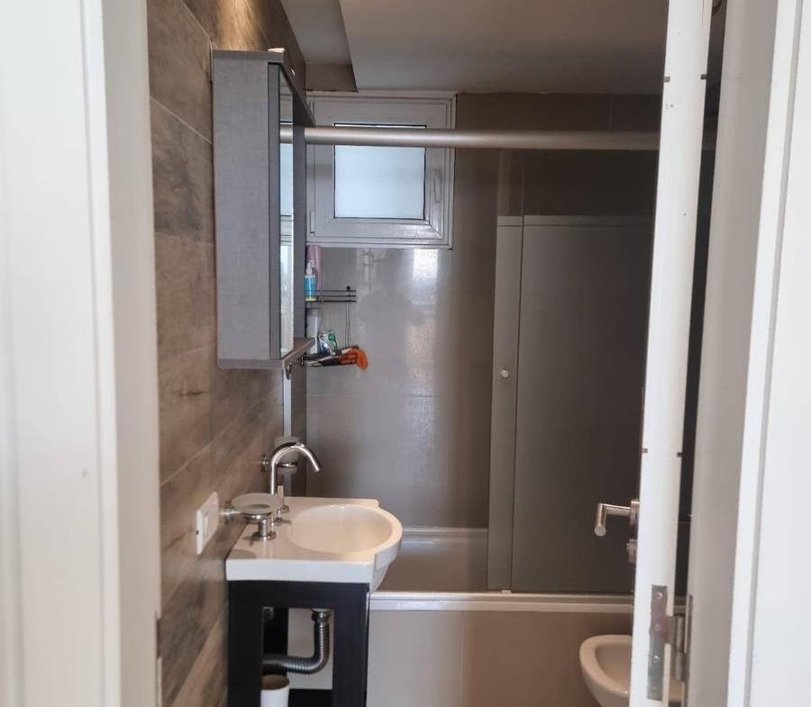 Venta Monoambiente con vista abierta y balcón a la calle