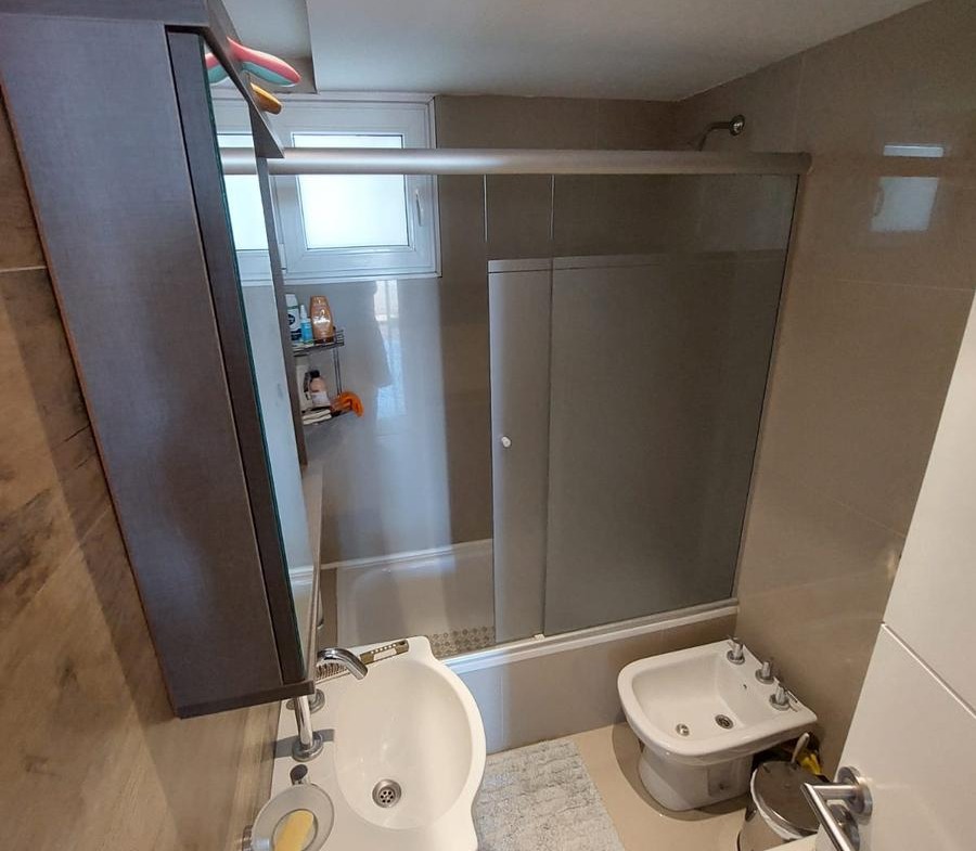 Venta Monoambiente con vista abierta y balcón a la calle